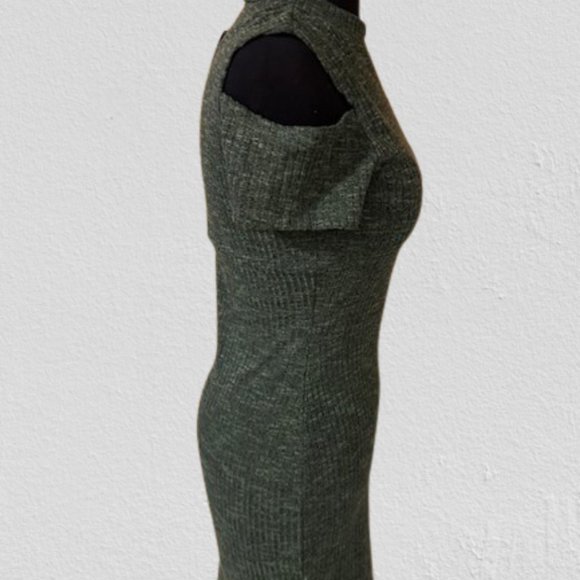 Cable Knit High Neck Cold Shoulder Body Con Dress - Picture 3 of 9